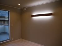 寝室には間接照明を採用
優しい光が最適です