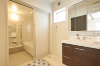 浴室、洗面スペース、デザイン性のある
クッションフロア